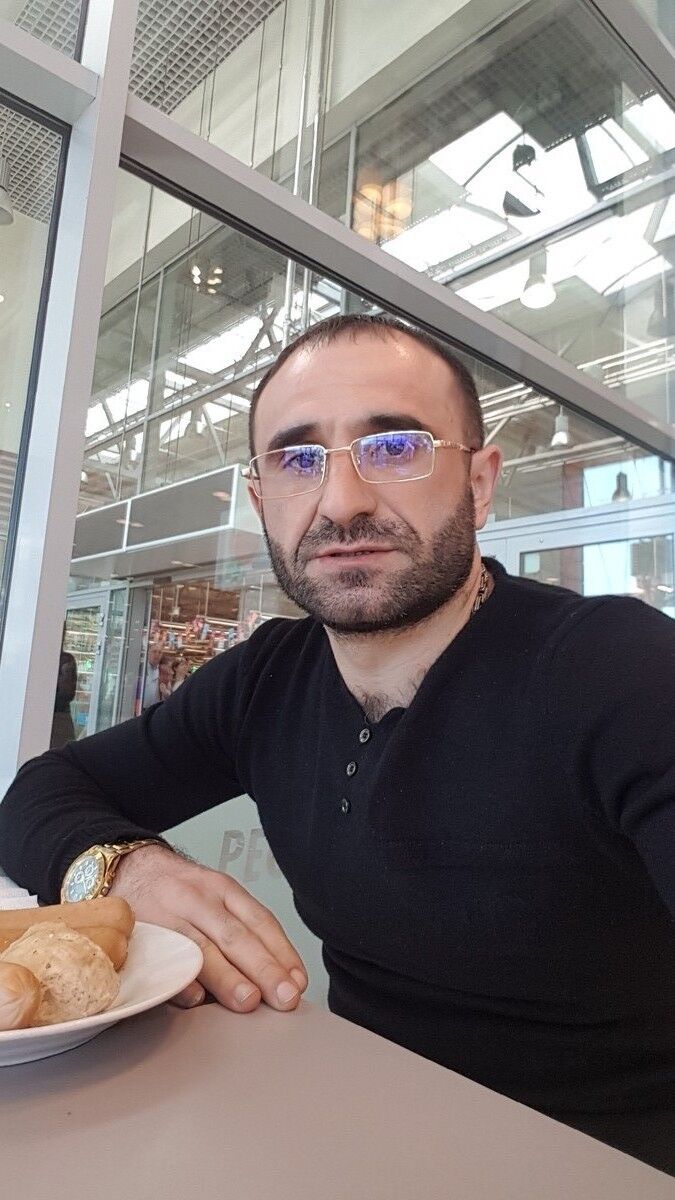  ,   Aro, 42 ,   ,   , c 