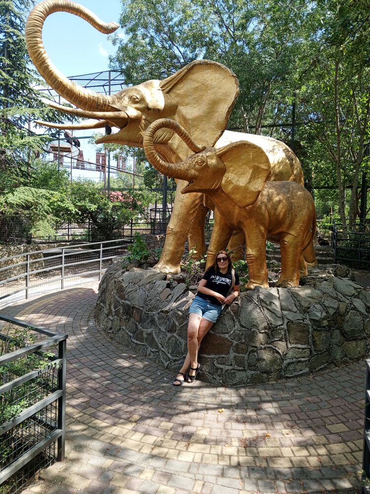  54478501  Julia, 47 ,    