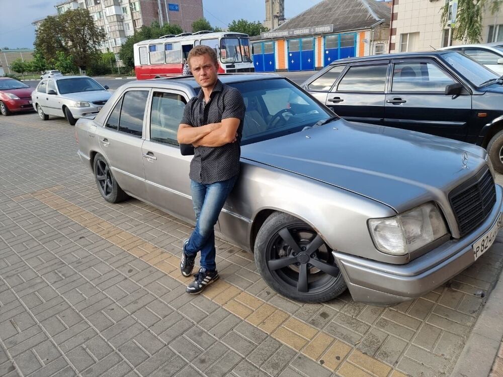  ,   Zhenya, 29 ,   ,   , c , 