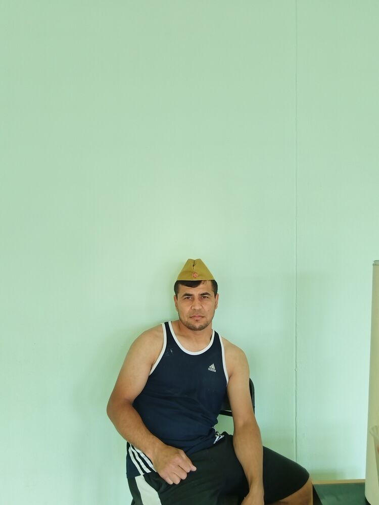  52967601  , 37 ,    