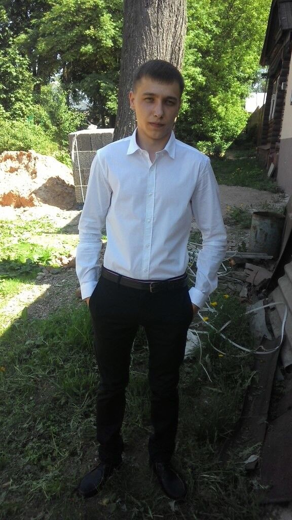 ,   Nikolay, 32 ,  