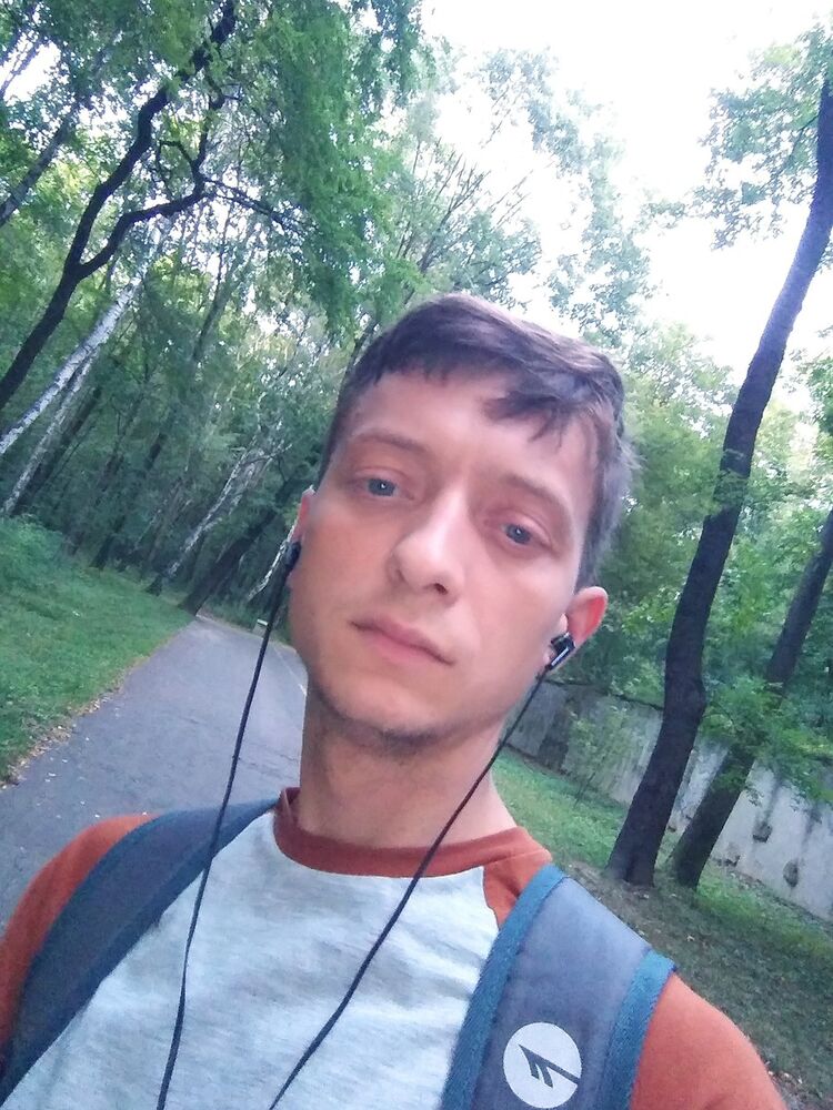  19284481  Viktor, 38 ,    
