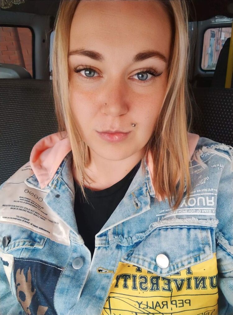  --,   Miss Kriss, 29 ,   c 