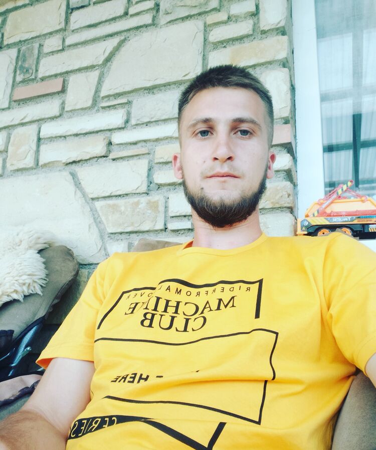  36204001  Daniel, 24 ,    Praha