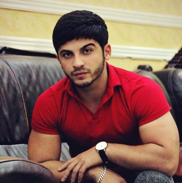  54054761  Elsen, 31 ,    