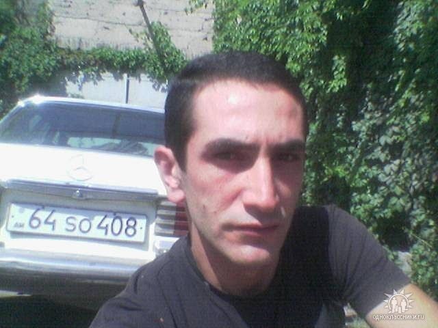  3989781  Hakop, 50 ,    