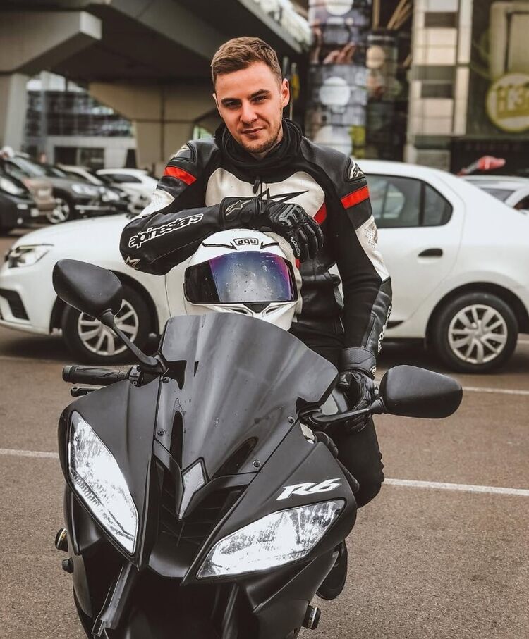  54190861  Vasiliy, 30 ,    