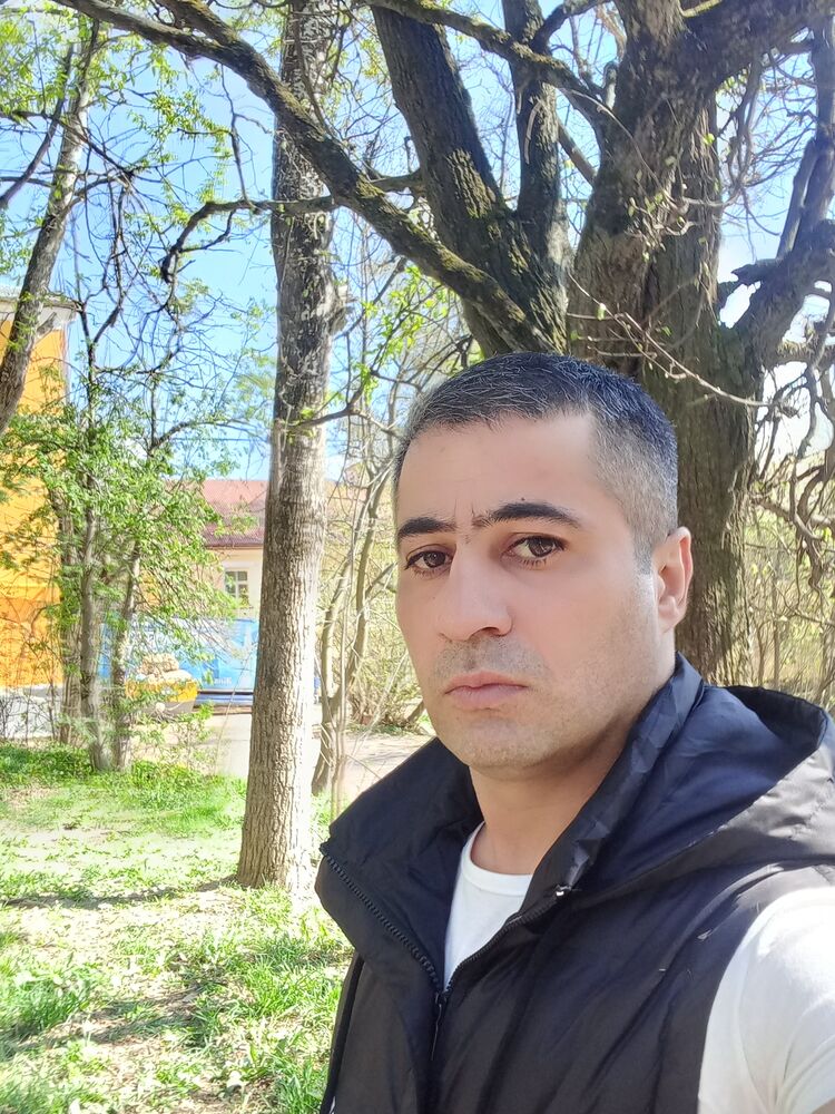  36107441  Ruslan, 40 ,    