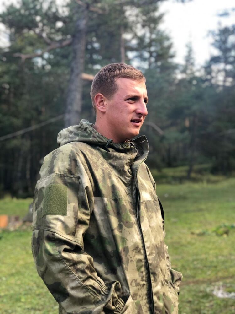  ,   Mikhail, 24 ,   ,   