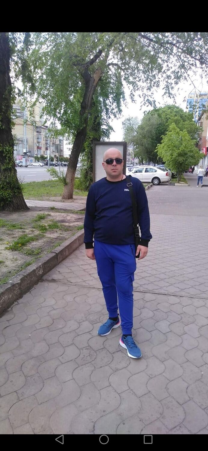  26493571  Maks Bask, 43 ,    
