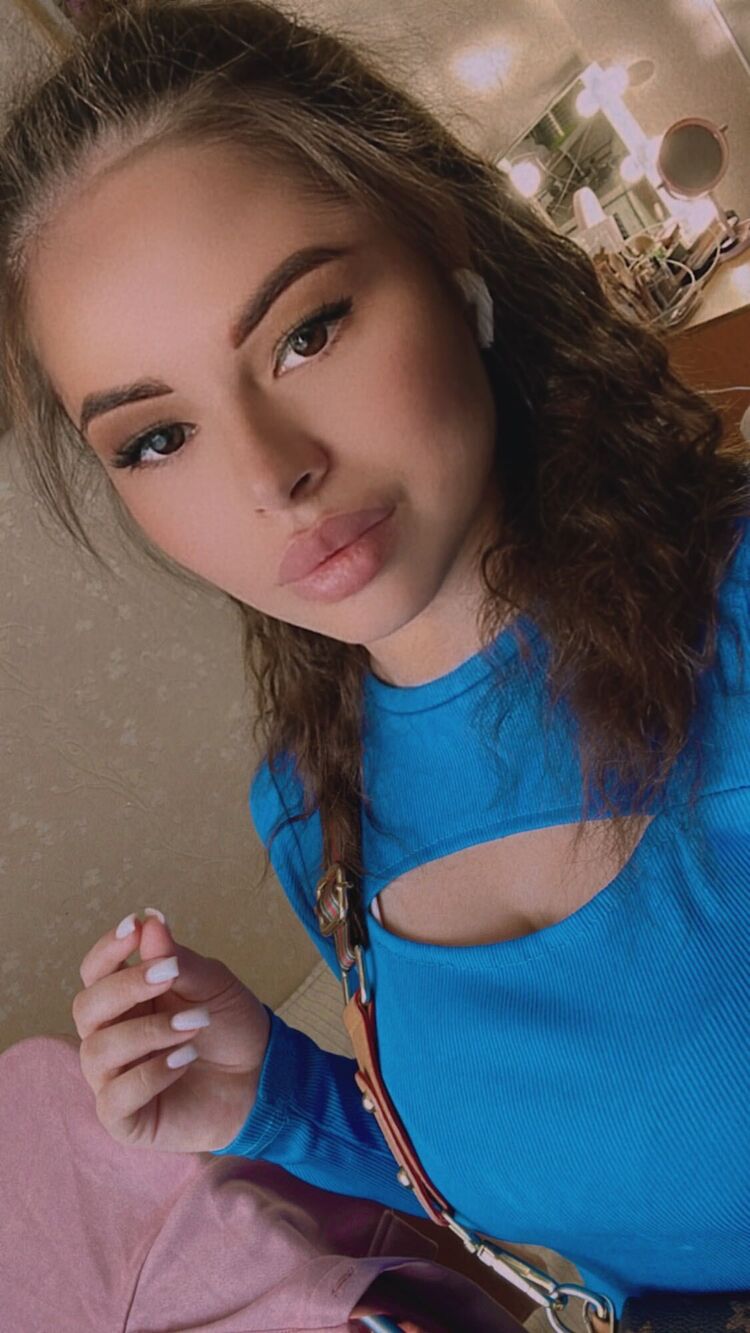  38780181  Helen, 25 ,    