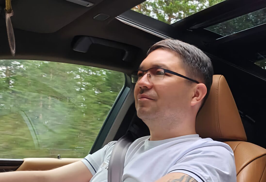  49801711  Arman, 34 ,    