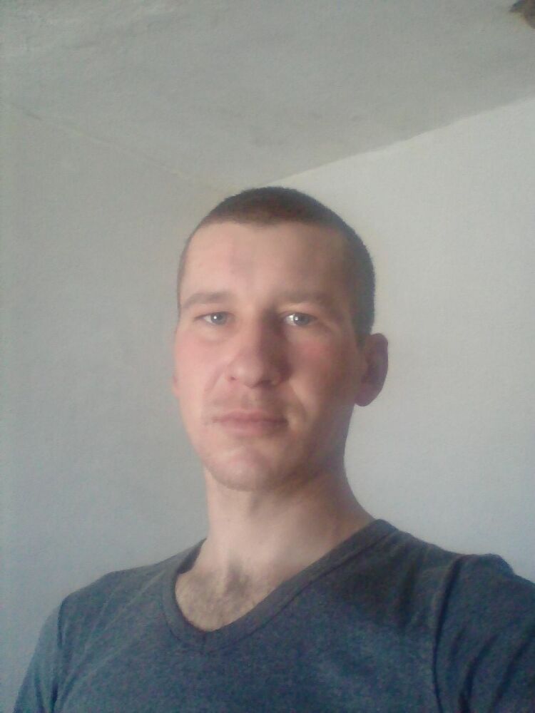  8944681  Vladimir, 38 ,     