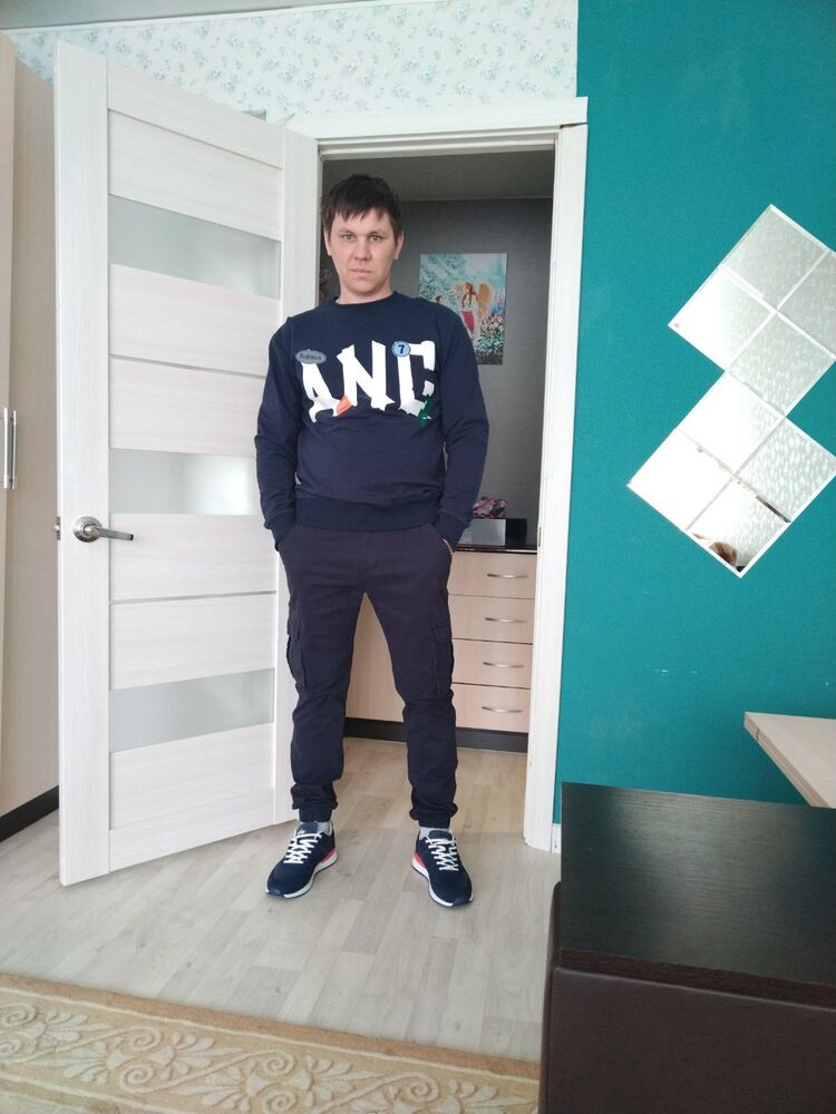  45514831  Taptun, 37 ,    