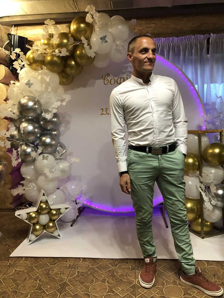  30164741  Andrii, 31 ,    