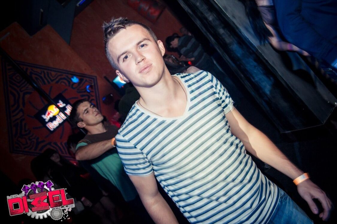  7932341  , 32 ,    --