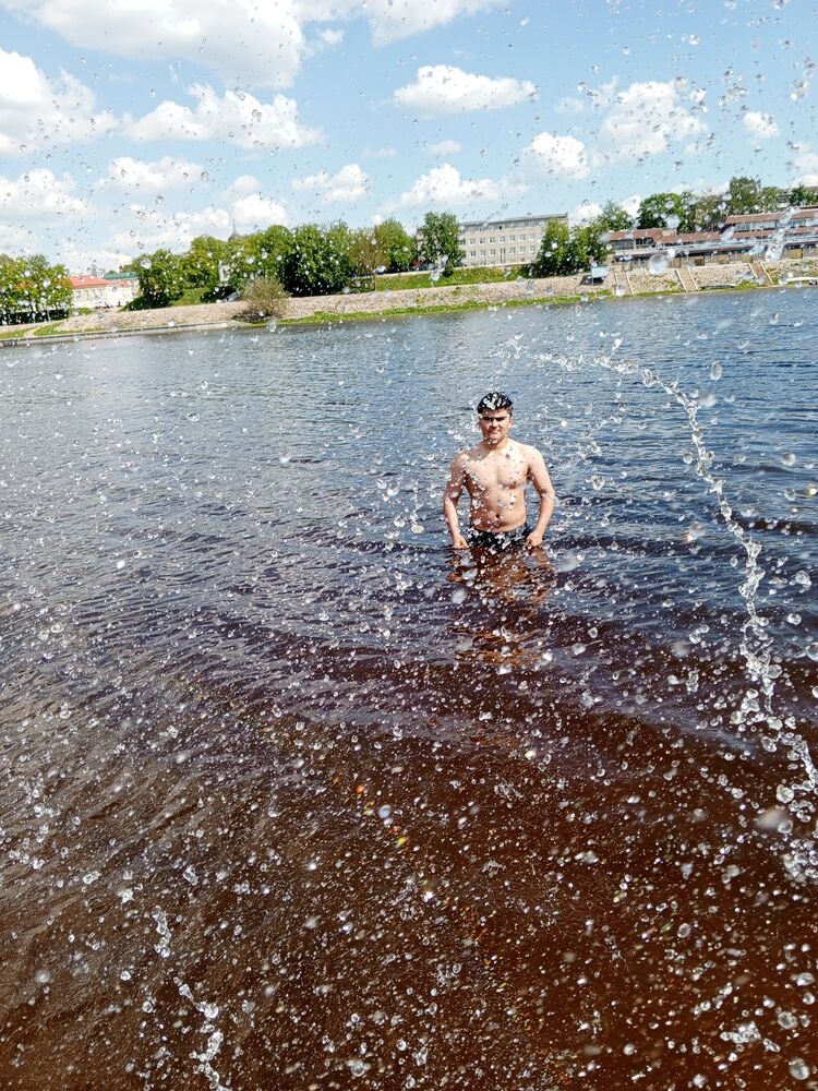  44047381  , 21 ,    -