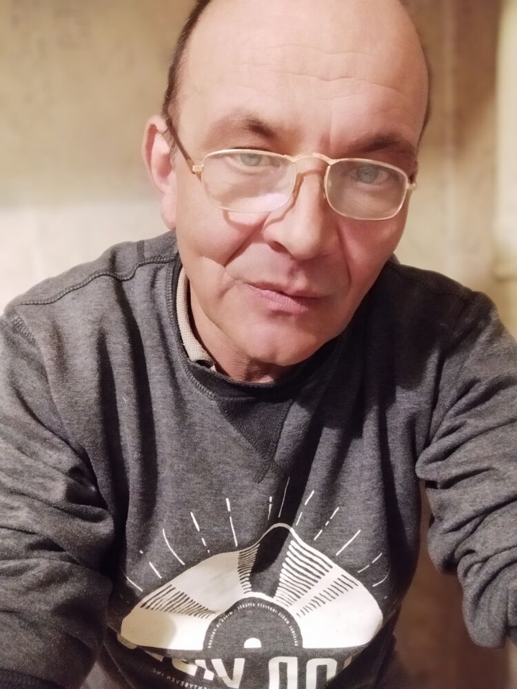  22923721  , 62 ,    