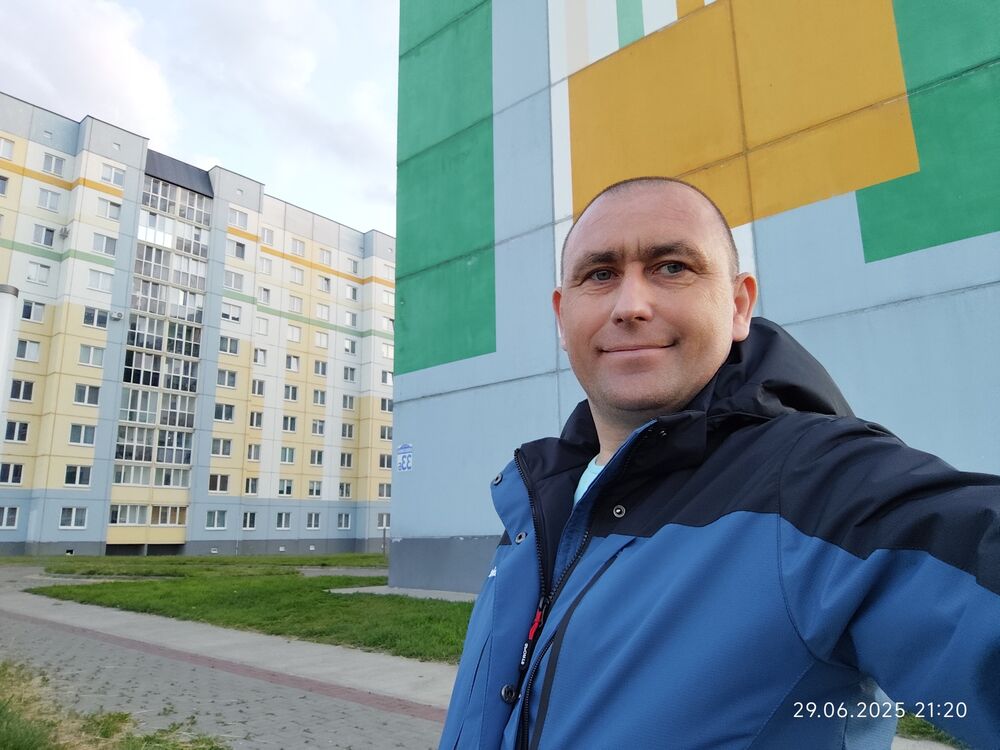  52931181  Leonid, 44 ,    
