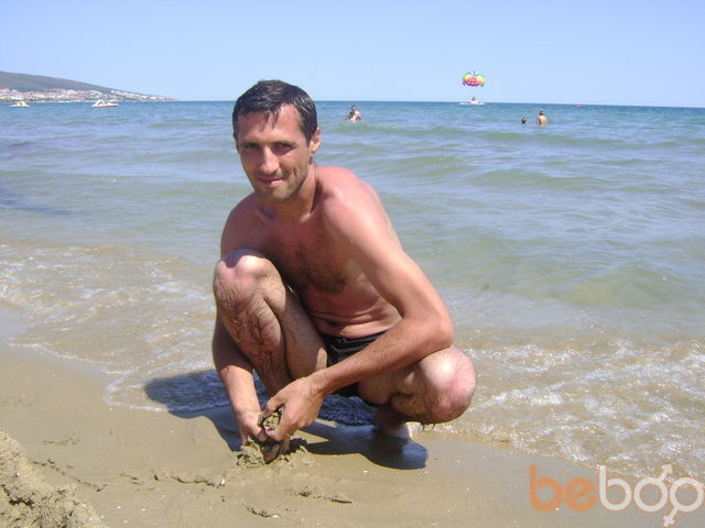  1228071  Roman, 46 ,    -