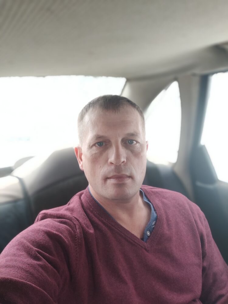  31474431  Slava, 49 ,    