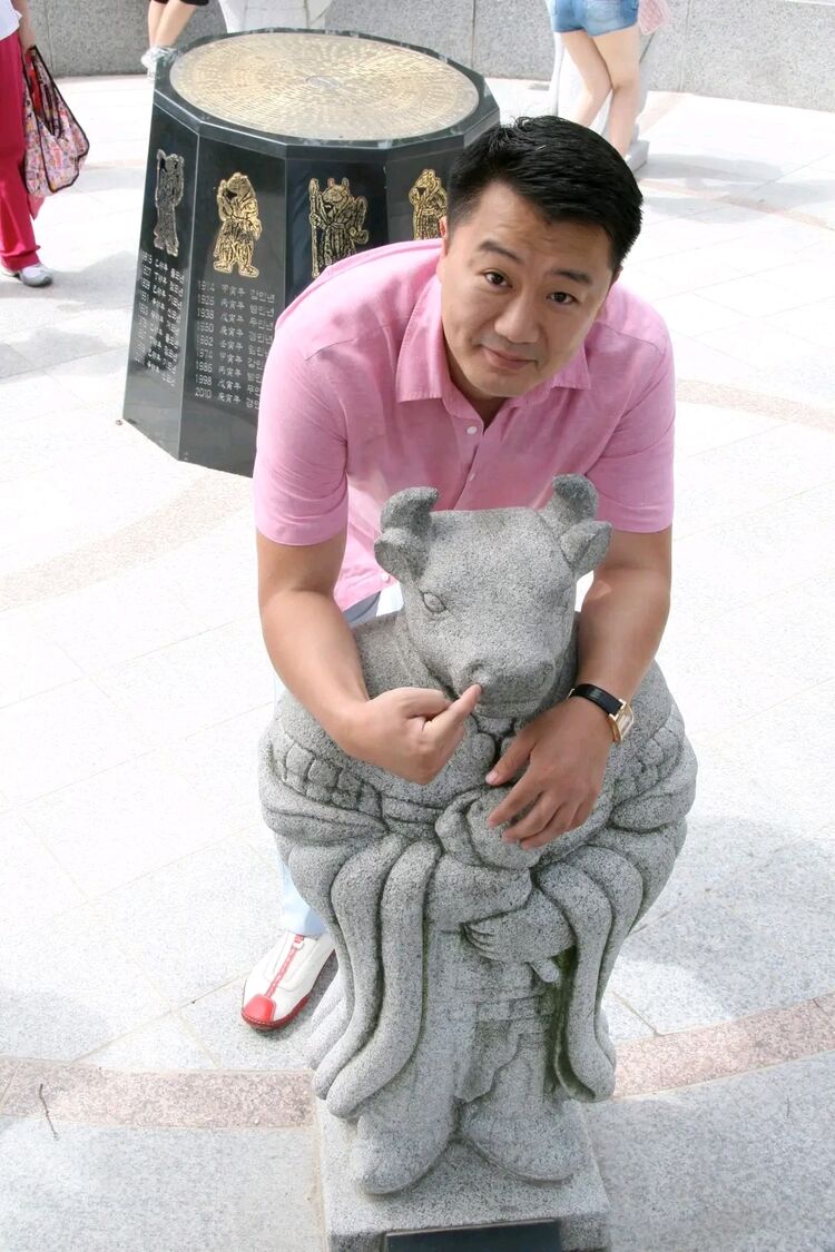  50612711  Ben Liu, 54 ,    -