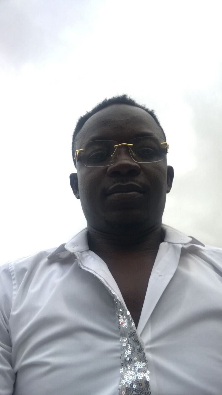  43881871  Emma, 36 ,    Kumasi