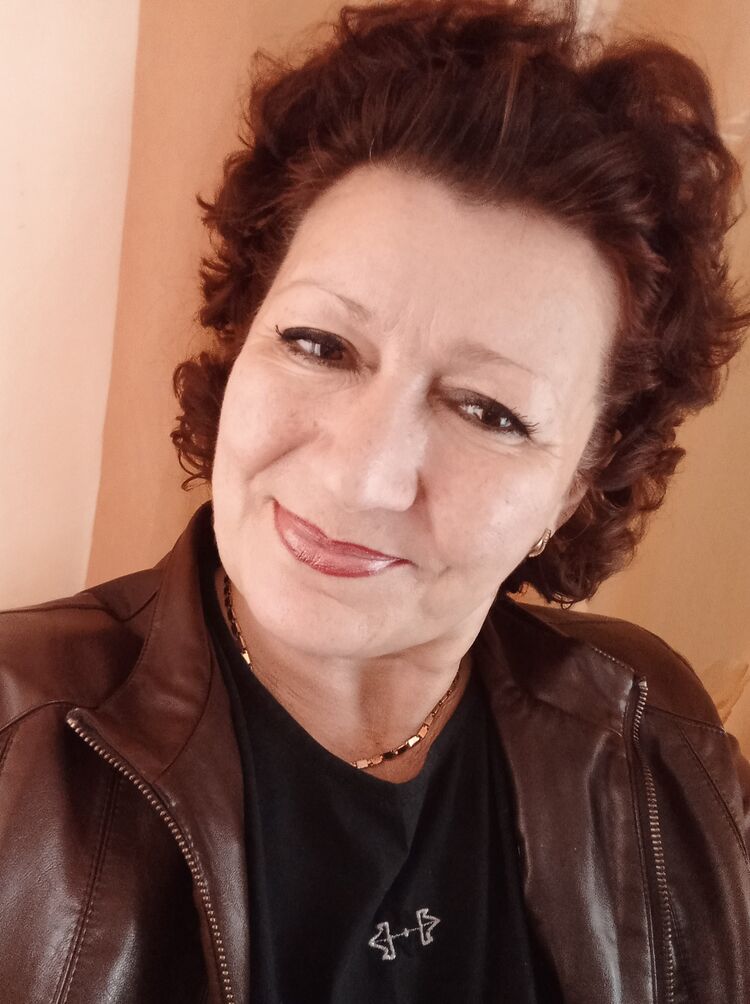  23083131  Cvetlana, 54 ,    