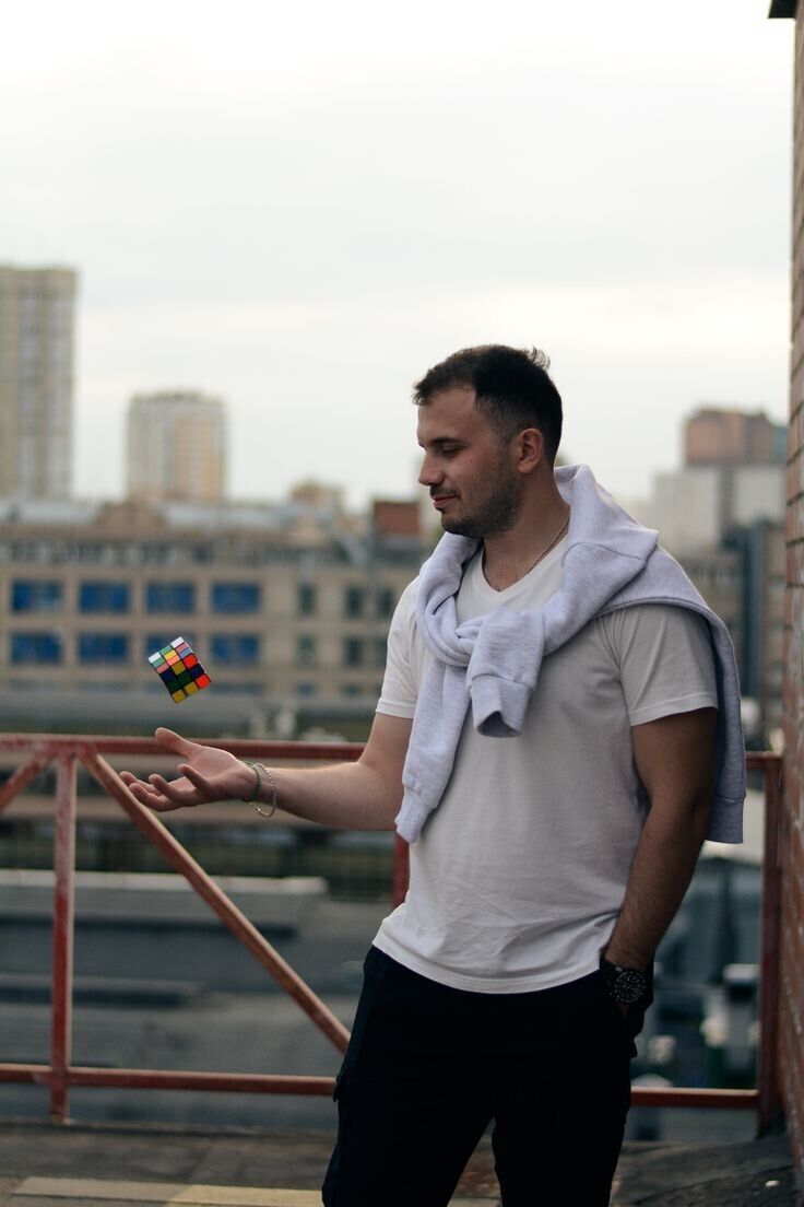  ,   Tom, 32 ,     , c , 