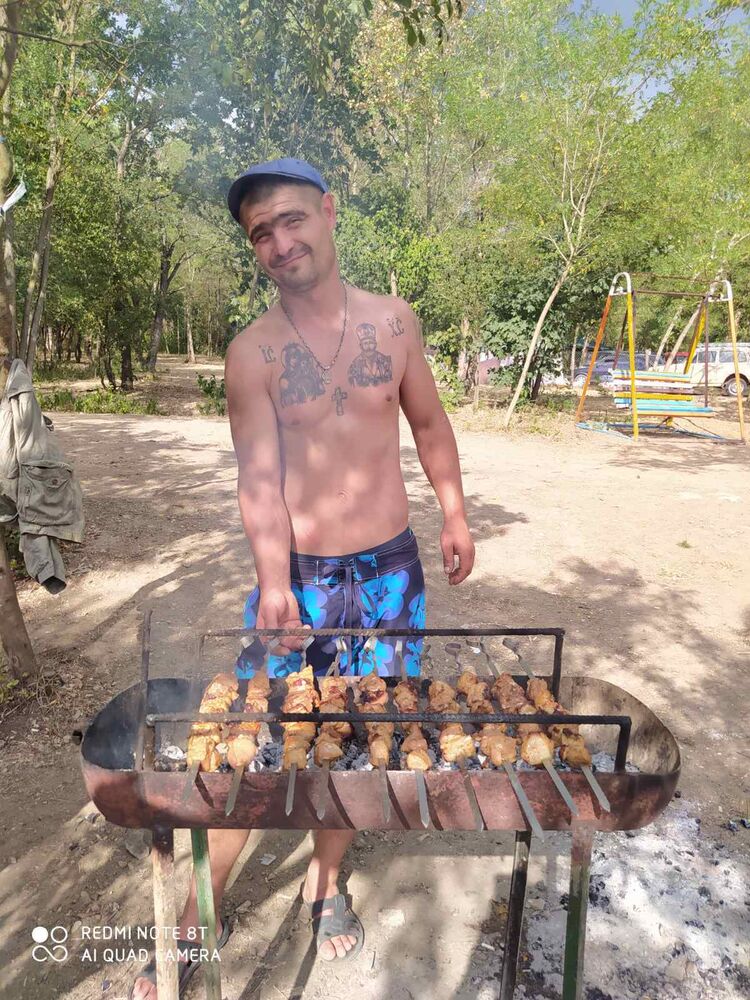  ,   Valerik, 38 ,     