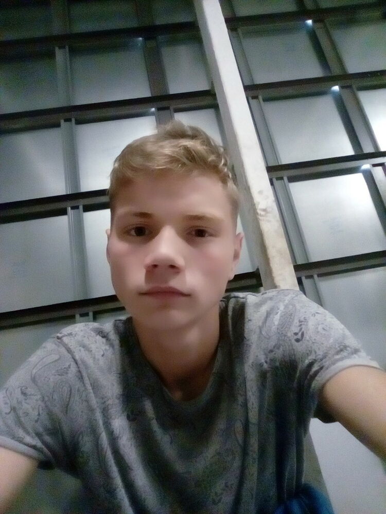  13623181  Denis, 25 ,    