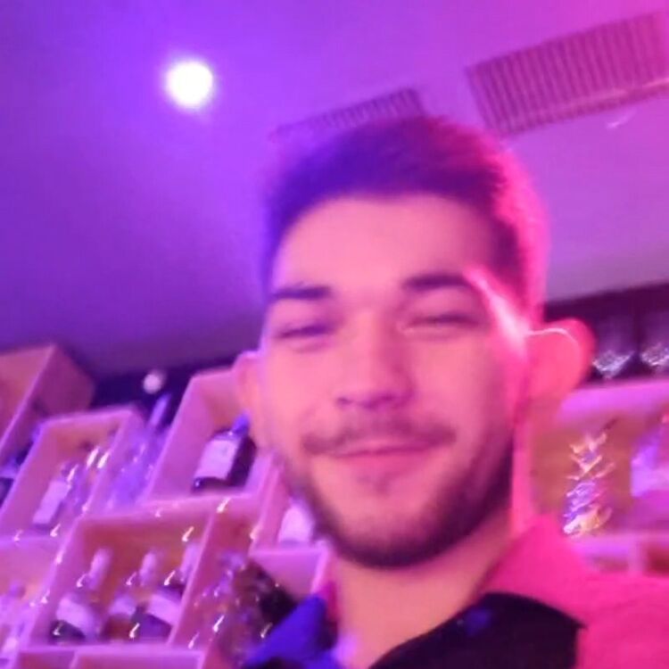  44565581  Danchik, 24 ,    Cookham