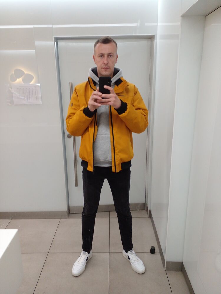  29957471  Genadi, 31 ,    