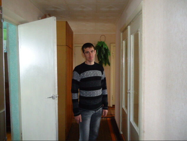  8903981  Andryj, 46 ,    