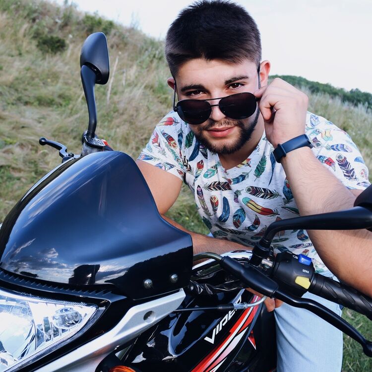  Bielany Wroclawskie,   Andriy, 20 ,   ,   