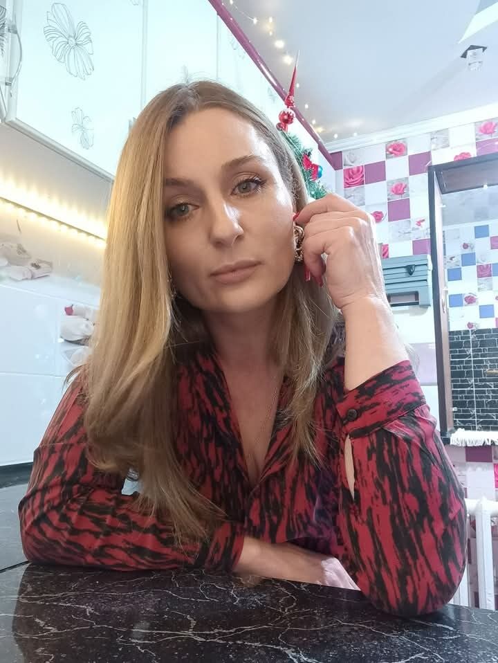  ,   Angela, 32 ,   ,   