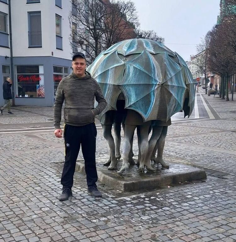  Praha,   , 33 ,   c 