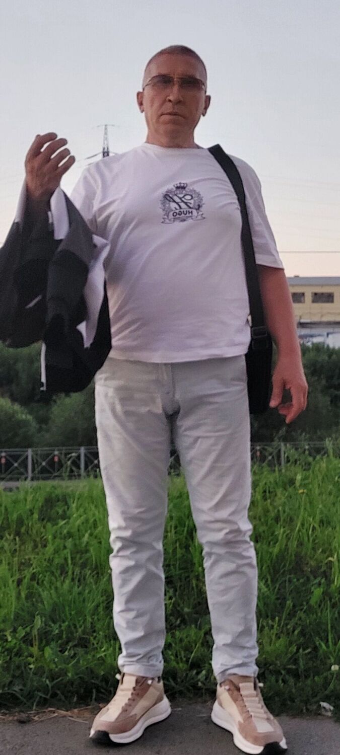  53421181  Vladimir, 52 ,    
