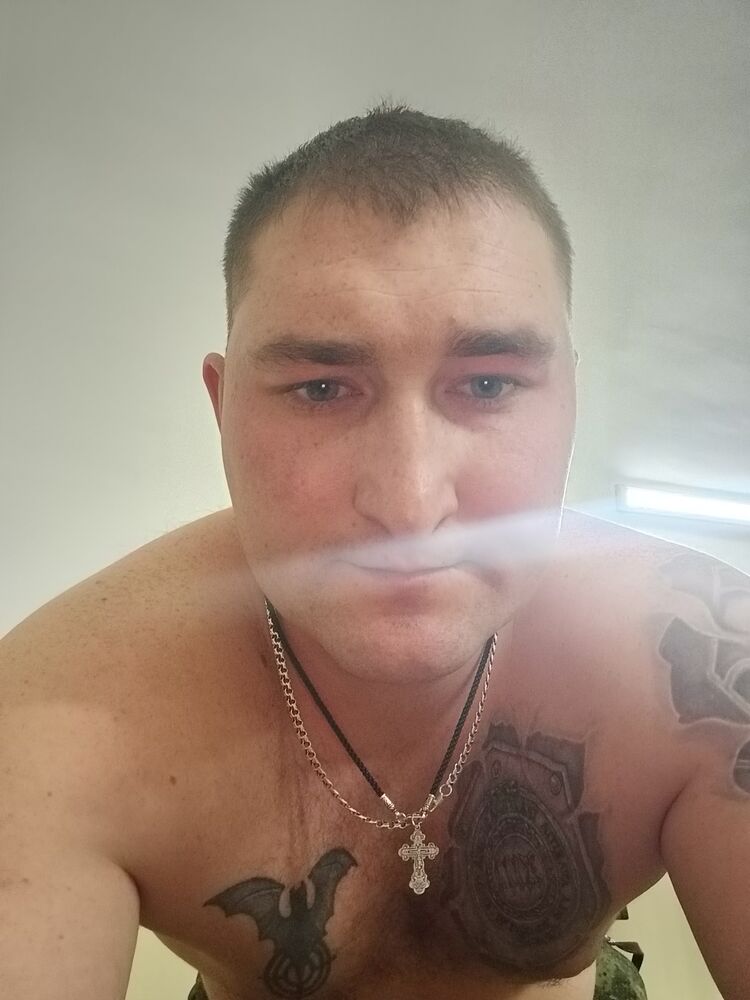  30772891  Alexander, 29 ,    