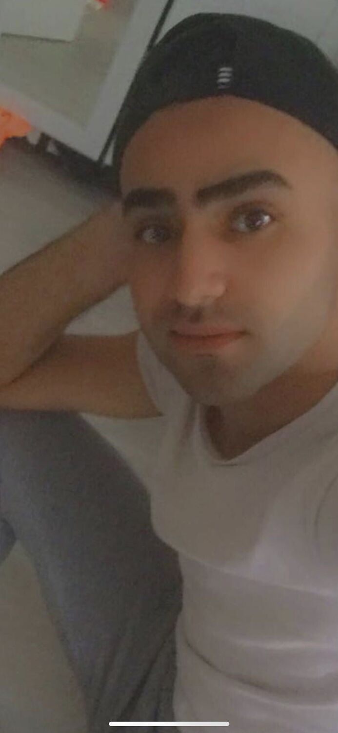  36990621  Lukas, 36 ,    