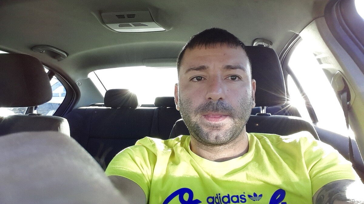  4857441  Roman, 40 ,    