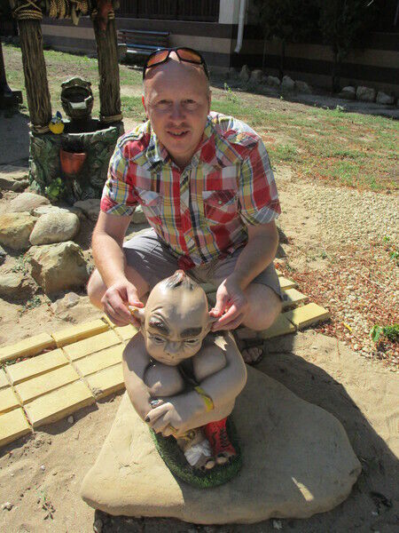  31831071  , 49 ,    -