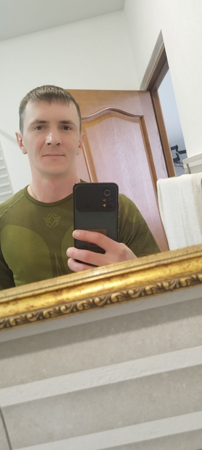  42860811  , 37 ,    