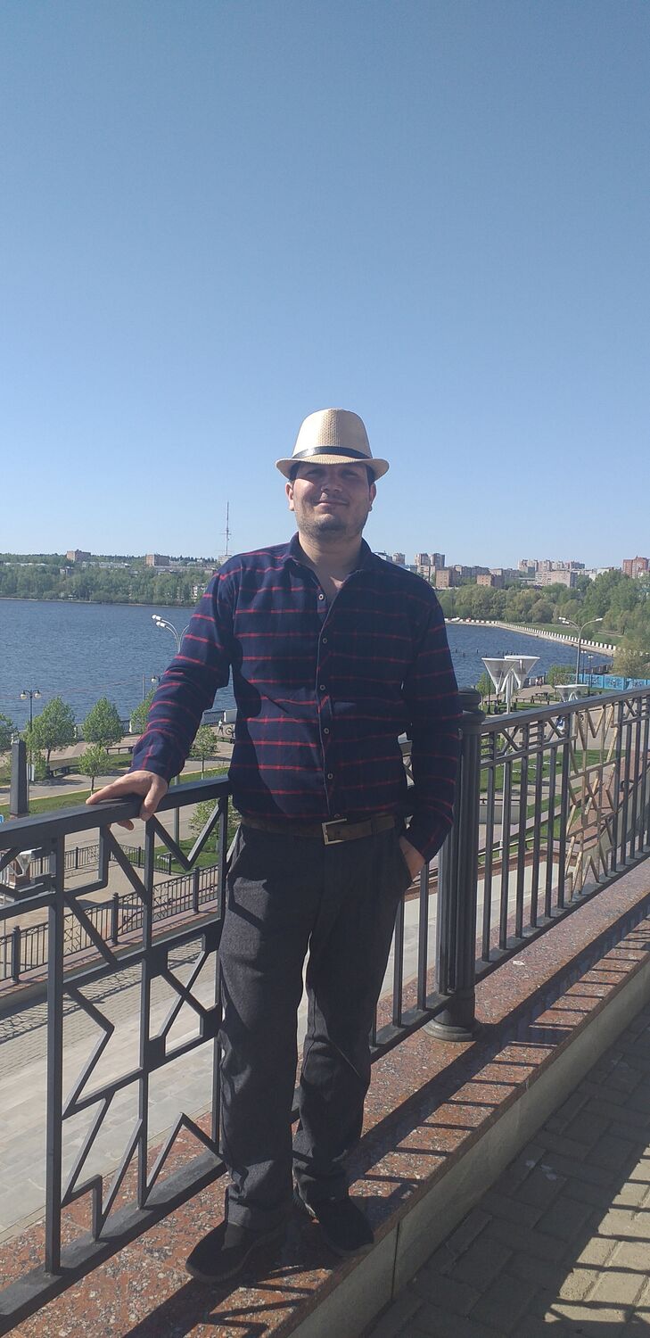  43501571  Uktam, 32 ,    