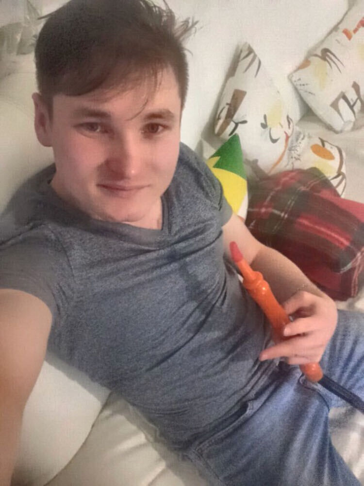  27150401  Andrei, 31 ,    