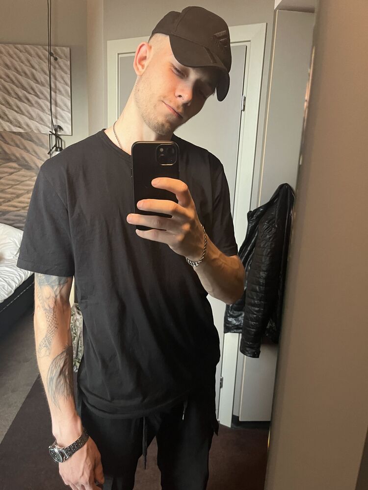  ,   Oleg, 23 ,     , c 