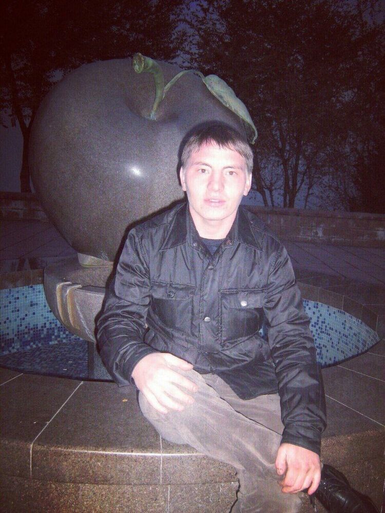  16467491  Sergeu, 41 ,    