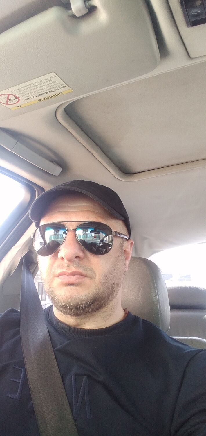  27444131  Vako, 41 ,    