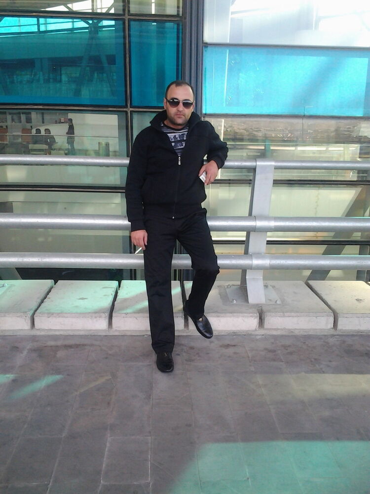  ,   Aro, 44 ,   