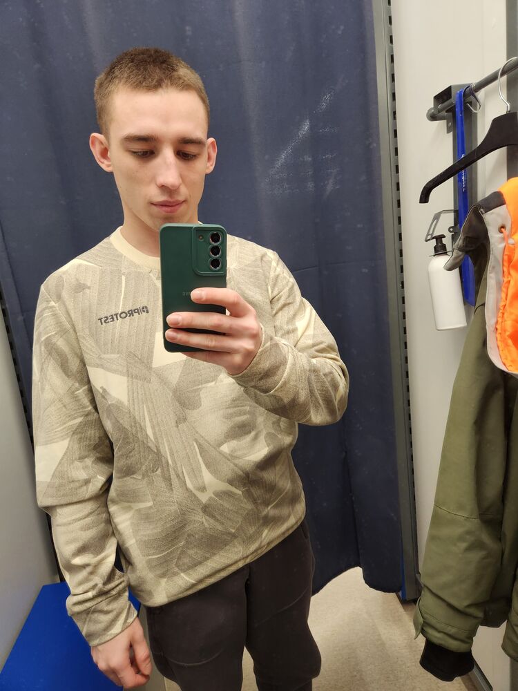  32823491  Daniil, 21 ,    